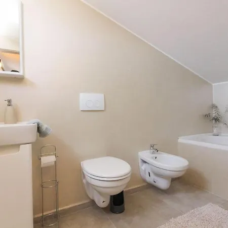Lona With Private Pool Near Pula וילה *