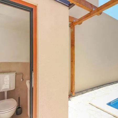 וילה Lona With Private Pool Near Pula Valtura