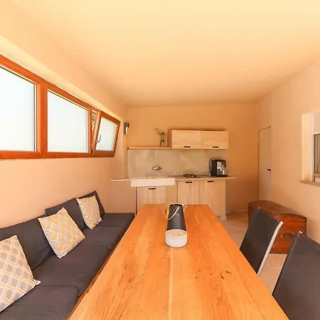 Lona With Private Pool Near Pula Willa *